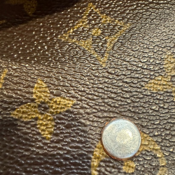 Authentic Louis Vuitton Emelie wallet - Picture 6 of 14